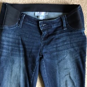 Ingrid & Isabel Maternity Jeans - Maternity dark denim stretch jeans w/ low band 🌹 Ingrid & Isabel Maternity Jeans - Maternity dark denim stretch jeans w/ low band 🌹